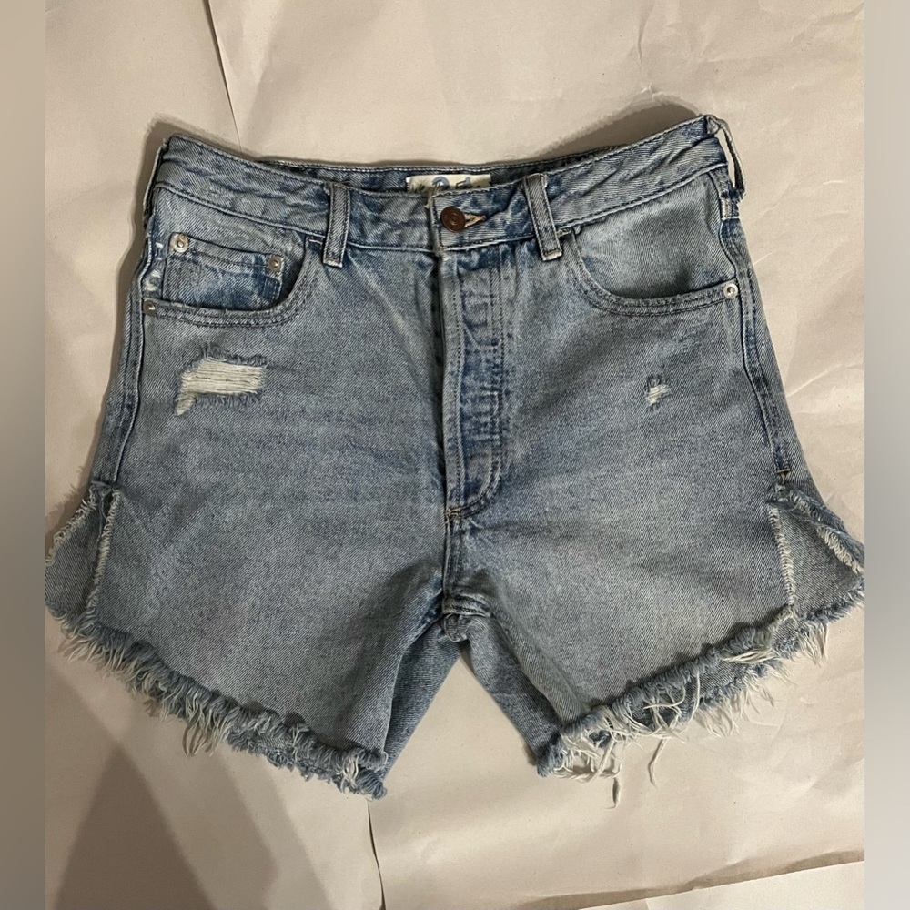 FREE PEOPLE BAGGY TOMBOY DISTRESSED SIDE SLIT JEAN SHORTS (LAST CHANCE)